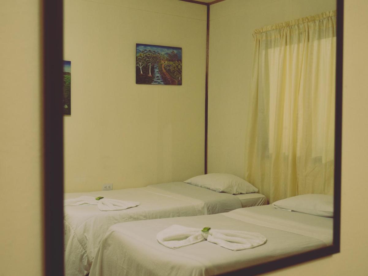 Monte Los Lirios Lodge Monteverde Bagian luar foto