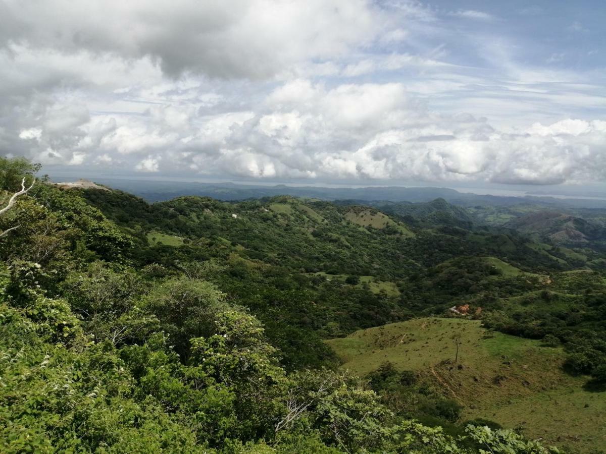 Monte Los Lirios Lodge Monteverde Bagian luar foto